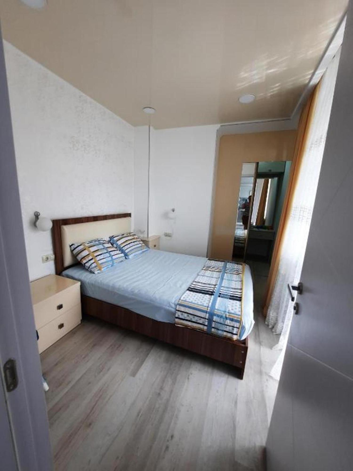 Apartment Desi With Sea View On The Beach In Батуми Экстерьер фото